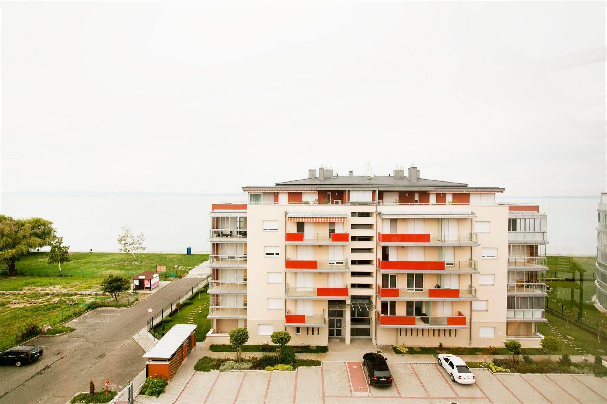Luxury Apartment Hotel Siofok Exterior photo